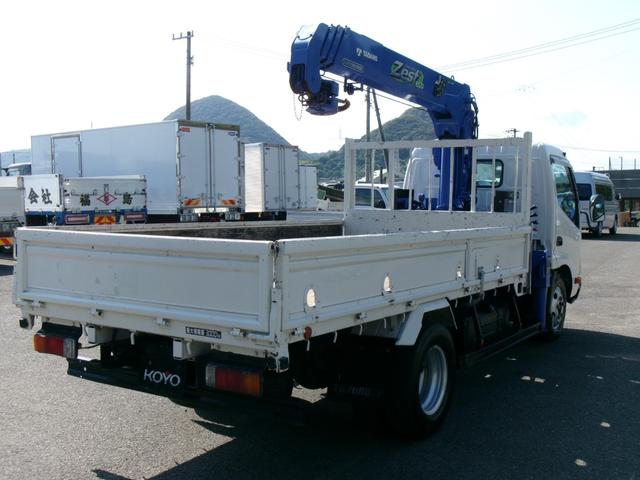 デュトロ クレーン付き平ボディ　４段ブーム／３ｔ積／ラジコン／フックイン／６ＭＴ／タダノ／荷台床木板張り／ロープ穴４対（4枚目）