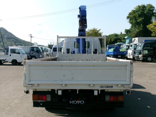 デュトロ クレーン付き平ボディ　４段ブーム／３ｔ積／ラジコン／フックイン／６ＭＴ／タダノ／荷台床木板張り／ロープ穴４対（5枚目）