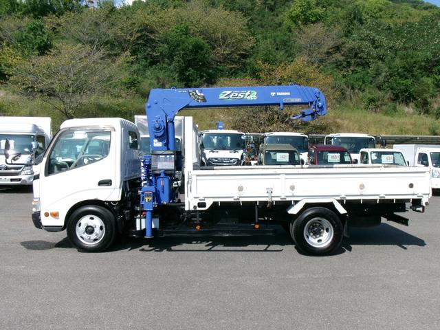 デュトロ クレーン付き平ボディ　４段ブーム／３ｔ積／ラジコン／フックイン／６ＭＴ／タダノ／荷台床木板張り／ロープ穴４対（7枚目）