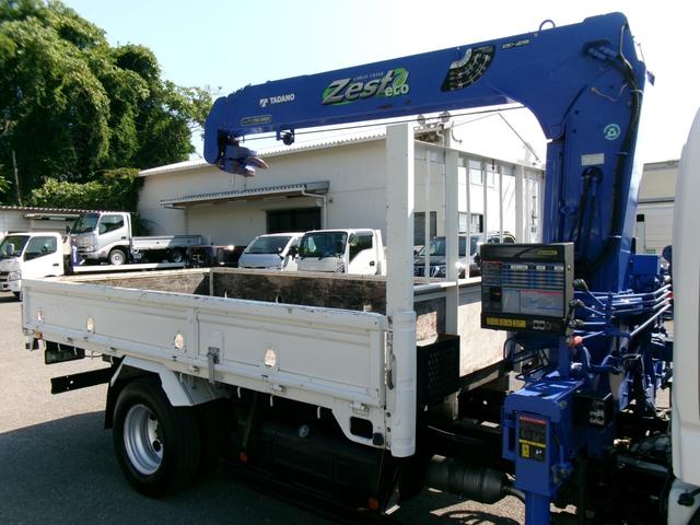 デュトロ クレーン付き平ボディ　４段ブーム／３ｔ積／ラジコン／フックイン／６ＭＴ／タダノ／荷台床木板張り／ロープ穴４対（27枚目）