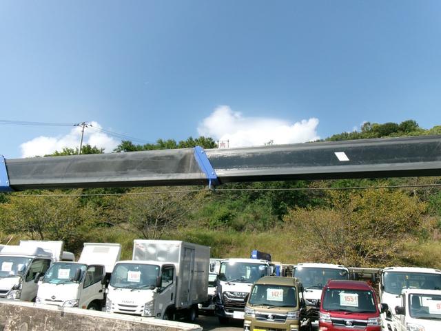 デュトロ クレーン付き平ボディ　４段ブーム／３ｔ積／ラジコン／フックイン／６ＭＴ／タダノ／荷台床木板張り／ロープ穴４対（39枚目）