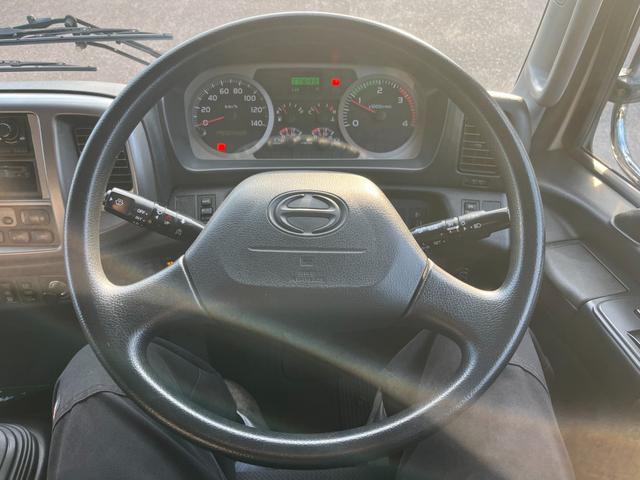 ヒノレンジャー 平ボディ/アルミハイブロック/ワイド/6200/エアサス/最大2950kg積載/6MT/床鉄板/内カン/メッキ架装/200L+100L燃料タンク/ステン道具箱/ETC/トランテックス/240PS(11枚目)