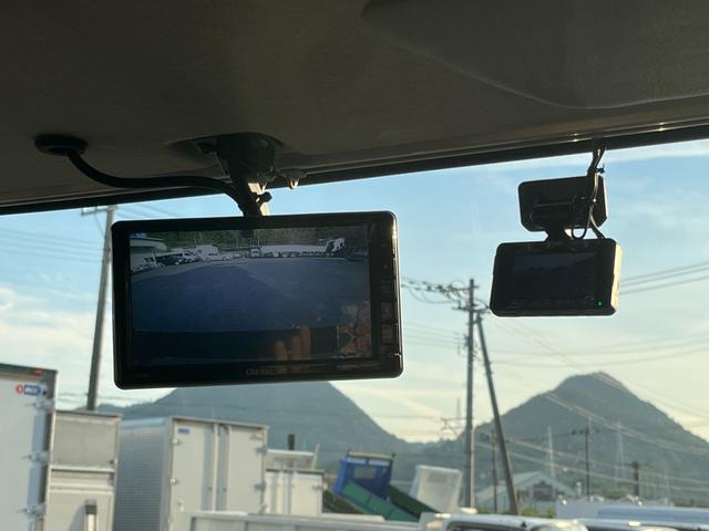 ヒノレンジャー 平ボディ/アルミハイブロック/ワイド/6200/エアサス/最大2950kg積載/6MT/床鉄板/内カン/メッキ架装/200L+100L燃料タンク/ステン道具箱/ETC/トランテックス/240PS(18枚目)