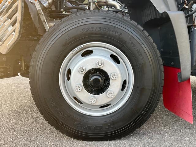 ヒノレンジャー 平ボディ/アルミハイブロック/ワイド/6200/エアサス/最大2950kg積載/6MT/床鉄板/内カン/メッキ架装/200L+100L燃料タンク/ステン道具箱/ETC/トランテックス/240PS(40枚目)