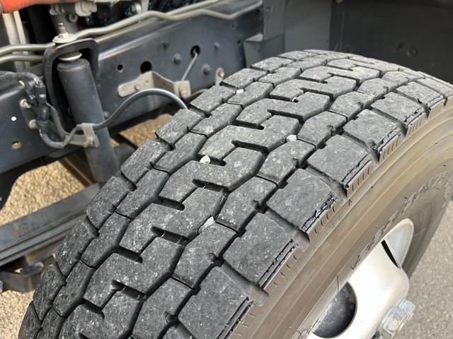 ヒノレンジャー 平ボディ/アルミハイブロック/ワイド/6200/エアサス/最大2950kg積載/6MT/床鉄板/内カン/メッキ架装/200L+100L燃料タンク/ステン道具箱/ETC/トランテックス/240PS(41枚目)