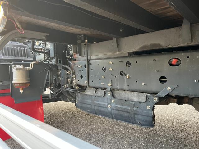 ヒノレンジャー 平ボディ/アルミハイブロック/ワイド/6200/エアサス/最大2950kg積載/6MT/床鉄板/内カン/メッキ架装/200L+100L燃料タンク/ステン道具箱/ETC/トランテックス/240PS(42枚目)