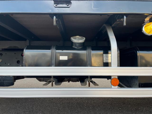 ヒノレンジャー 平ボディ/アルミハイブロック/ワイド/6200/エアサス/最大2950kg積載/6MT/床鉄板/内カン/メッキ架装/200L+100L燃料タンク/ステン道具箱/ETC/トランテックス/240PS(43枚目)