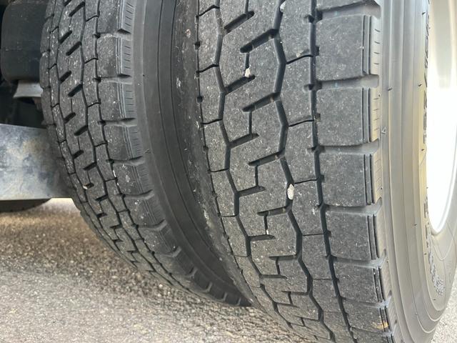 ヒノレンジャー 平ボディ/アルミハイブロック/ワイド/6200/エアサス/最大2950kg積載/6MT/床鉄板/内カン/メッキ架装/200L+100L燃料タンク/ステン道具箱/ETC/トランテックス/240PS(46枚目)