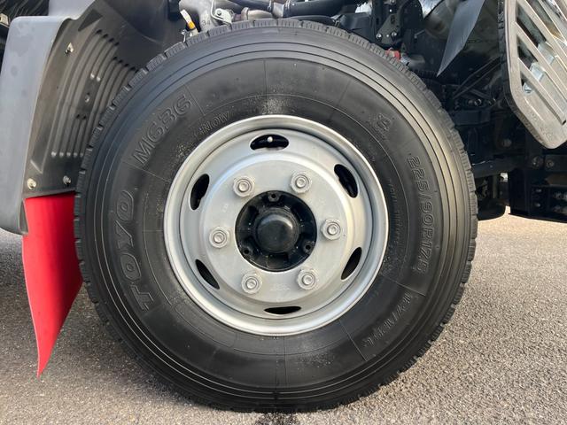 ヒノレンジャー 平ボディ/アルミハイブロック/ワイド/6200/エアサス/最大2950kg積載/6MT/床鉄板/内カン/メッキ架装/200L+100L燃料タンク/ステン道具箱/ETC/トランテックス/240PS(49枚目)