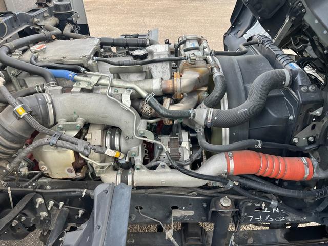 ヒノレンジャー 平ボディ/アルミハイブロック/ワイド/6200/エアサス/最大2950kg積載/6MT/床鉄板/内カン/メッキ架装/200L+100L燃料タンク/ステン道具箱/ETC/トランテックス/240PS(59枚目)