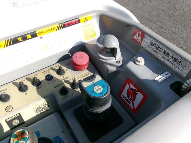 デュトロ 高所作業車/SN15B/14.6m/電気工事仕様/ウインチ/サブエンジン付/3段ブーム/絶縁ブーム/FRPバケット/5MT/N04Cエンジン(41枚目)