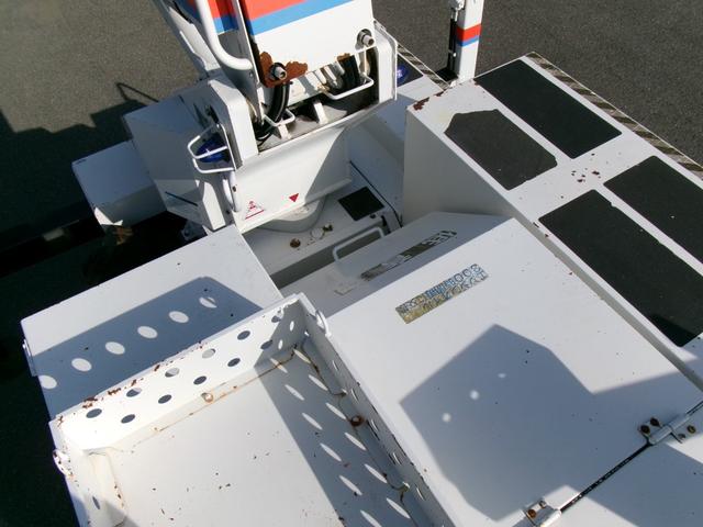 デュトロ 高所作業車/SN15B/14.6m/電気工事仕様/ウインチ/サブエンジン付/3段ブーム/絶縁ブーム/FRPバケット/5MT/N04Cエンジン(46枚目)