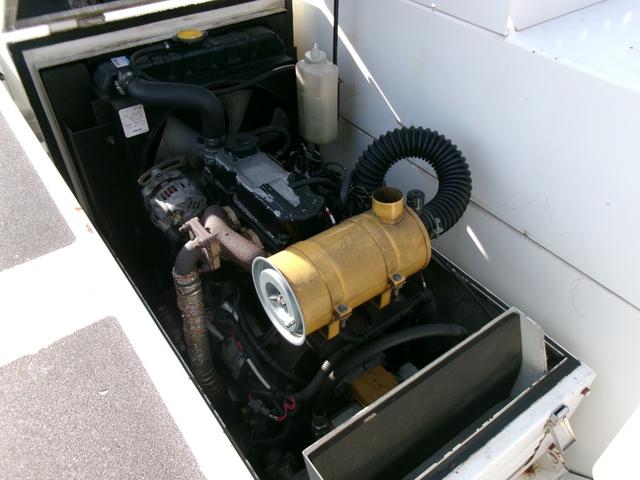 デュトロ 高所作業車/SN15B/14.6m/電気工事仕様/ウインチ/サブエンジン付/3段ブーム/絶縁ブーム/FRPバケット/5MT/N04Cエンジン(47枚目)