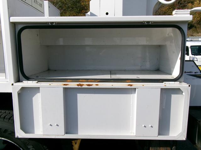 デュトロ 高所作業車/SN15B/14.6m/電気工事仕様/ウインチ/サブエンジン付/3段ブーム/絶縁ブーム/FRPバケット/5MT/N04Cエンジン(52枚目)