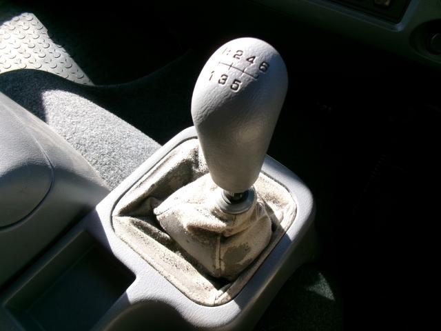 ファイター クレーン付き平ボディ 増トン/クレーン付平ボディ/4段/ラジコン/フックイン/角足/挿違/ユニック/総重量11t未満/中型免許/4.7t積載/ベット付/内寸:L560cm/メッキ架装/6MT/床鉄/スタンション穴/ETC(21枚目)