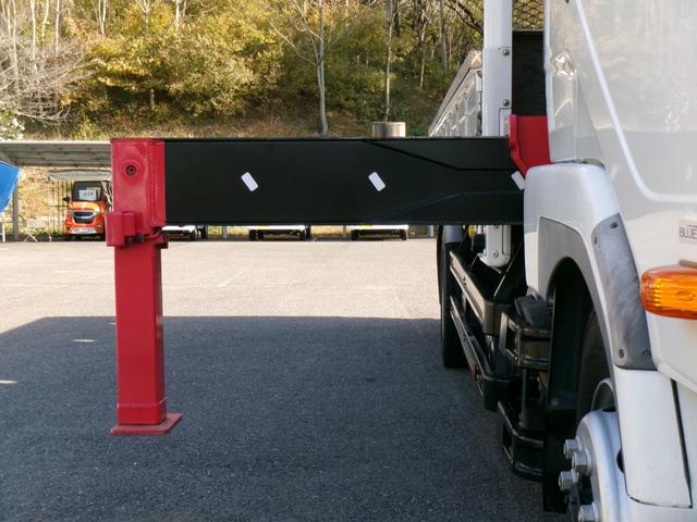 ファイター クレーン付き平ボディ 増トン/クレーン付平ボディ/4段/ラジコン/フックイン/角足/挿違/ユニック/総重量11t未満/中型免許/4.7t積載/ベット付/内寸:L560cm/メッキ架装/6MT/床鉄/スタンション穴/ETC(33枚目)