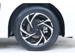モデリスタ製アルミは精度が高く、走行安定性・デザイン性ともに優れています。タイヤサイズは１８５／６０Ｒ１５ 7