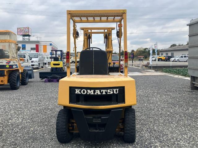 日本 　フォークリフト　ＫＯＭＡＳＴＵ　３３３０アワー（8枚目）