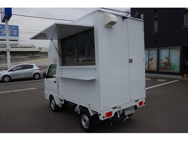 特装ベース車 新車キッチンカー ソーラーパネル 正弦波インバーター 冷蔵冷凍庫 サブバッテリー 水システムポンプ 室内100V電源コンセント 換気扇 レンジ 給排水タンク ステンレスシンク 室内LED バックカメラ(12枚目)