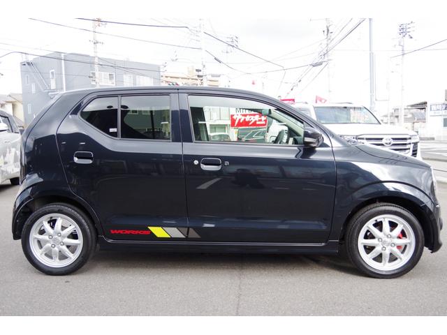 アルトワークス ベースグレード 5速マニュアル 15インチアルミ 社外新品10.1インチディスプレイオーディオ スマートキー2個 プッシュスタート 前席レカロシート キセノンライト パワステ パワーウィンドウ ウィンカードアミラー(5枚目)