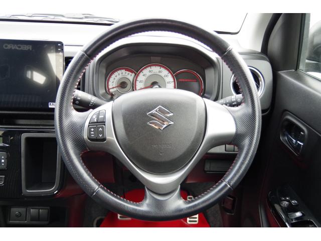 アルトワークス ベースグレード 5速マニュアル 15インチアルミ 社外新品10.1インチディスプレイオーディオ スマートキー2個 プッシュスタート 前席レカロシート キセノンライト パワステ パワーウィンドウ ウィンカードアミラー(11枚目)