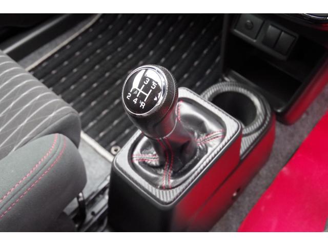 アルトワークス ベースグレード 5速マニュアル 15インチアルミ 社外新品10.1インチディスプレイオーディオ スマートキー2個 プッシュスタート 前席レカロシート キセノンライト パワステ パワーウィンドウ ウィンカードアミラー(18枚目)