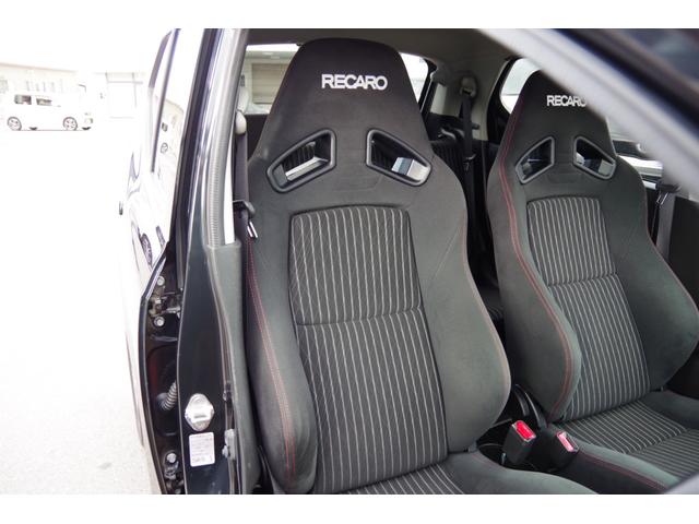 アルトワークス ベースグレード 5速マニュアル 15インチアルミ 社外新品10.1インチディスプレイオーディオ スマートキー2個 プッシュスタート 前席レカロシート キセノンライト パワステ パワーウィンドウ ウィンカードアミラー(23枚目)