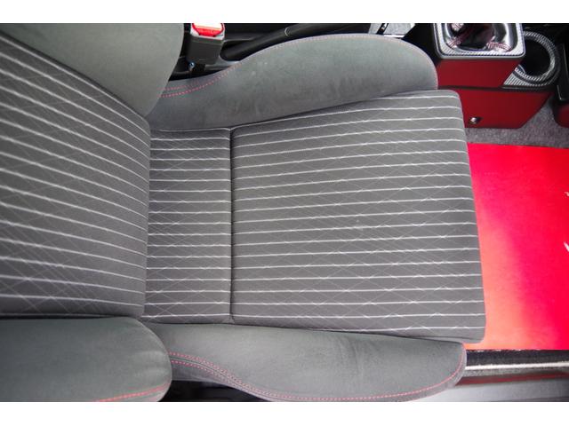 アルトワークス ベースグレード 5速マニュアル 15インチアルミ 社外新品10.1インチディスプレイオーディオ スマートキー2個 プッシュスタート 前席レカロシート キセノンライト パワステ パワーウィンドウ ウィンカードアミラー(24枚目)