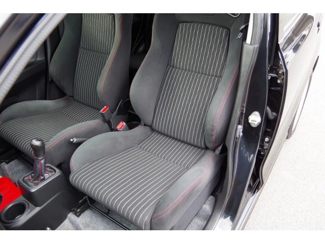 アルトワークス ベースグレード 5速マニュアル 15インチアルミ 社外新品10.1インチディスプレイオーディオ スマートキー2個 プッシュスタート 前席レカロシート キセノンライト パワステ パワーウィンドウ ウィンカードアミラー(28枚目)