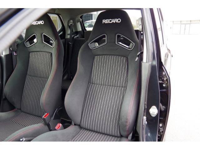 アルトワークス ベースグレード 5速マニュアル 15インチアルミ 社外新品10.1インチディスプレイオーディオ スマートキー2個 プッシュスタート 前席レカロシート キセノンライト パワステ パワーウィンドウ ウィンカードアミラー(29枚目)