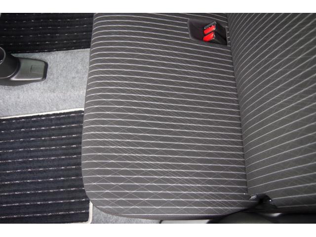 アルトワークス ベースグレード 5速マニュアル 15インチアルミ 社外新品10.1インチディスプレイオーディオ スマートキー2個 プッシュスタート 前席レカロシート キセノンライト パワステ パワーウィンドウ ウィンカードアミラー(38枚目)