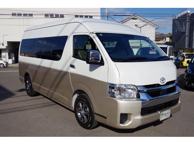 ハイエースワゴン グランドキャビン 登録済未使用車 10人乗り トヨタセーフティセンス デジタルインナーミラー パーキングサポートブレーキ 全方位カメラ 左側パワースライドドア LEDヘッドライト 純正15インチアルミ オプションカラー(4枚目)