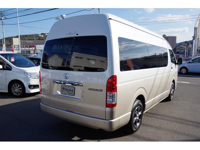 ハイエースワゴン グランドキャビン 登録済未使用車 10人乗り トヨタセーフティセンス デジタルインナーミラー パーキングサポートブレーキ 全方位カメラ 左側パワースライドドア LEDヘッドライト 純正15インチアルミ オプションカラー(6枚目)