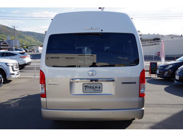 ハイエースワゴン グランドキャビン 登録済未使用車 10人乗り トヨタセーフティセンス デジタルインナーミラー パーキングサポートブレーキ 全方位カメラ 左側パワースライドドア LEDヘッドライト 純正15インチアルミ オプションカラー(7枚目)