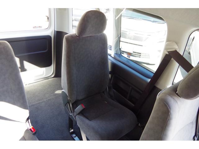 ハイエースワゴン グランドキャビン 登録済未使用車 10人乗り トヨタセーフティセンス デジタルインナーミラー パーキングサポートブレーキ 全方位カメラ 左側パワースライドドア LEDヘッドライト 純正15インチアルミ オプションカラー(43枚目)