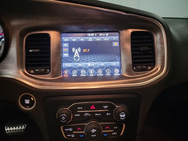 　デイトナ３９２　２０１７年モデル　レザーシート　シートヒーター／クーラー　パワーシート　サンルーフ　８．４インチモニター　ＡｐｐｌｅＣａｒＰｌａｙ　Ｂｌｕｅｔｏｏｔｈ　２０インチアルミホイール(25枚目)