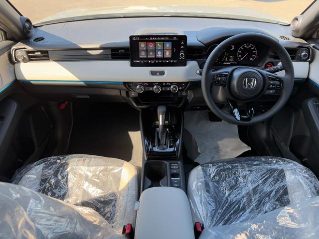 ヴェゼル e:HEV Z・PLaYパッケージ 登録済未使用車 メーカー装着メモリーナビ ハーフレザーシート ホンダセンシング マルチビューカメラ プレミアムオーディオ パノラマルーフ ハンズフリーパワーバックドア 純正18インチAW(2枚目)