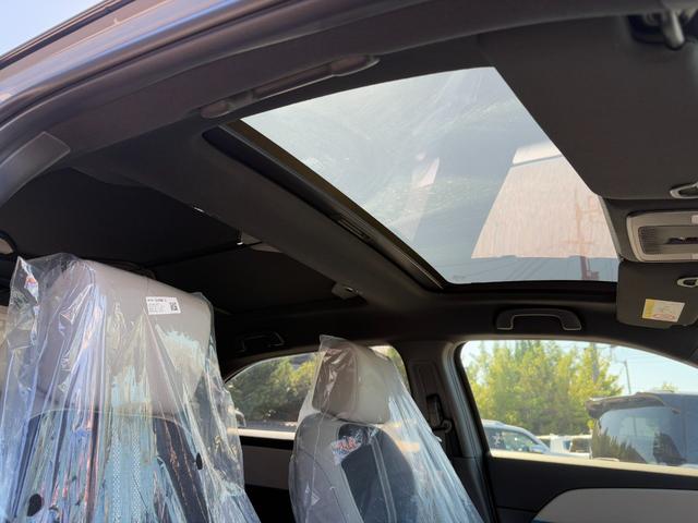 ヴェゼル e:HEV Z・PLaYパッケージ 登録済未使用車 メーカー装着メモリーナビ ハーフレザーシート ホンダセンシング マルチビューカメラ プレミアムオーディオ パノラマルーフ ハンズフリーパワーバックドア 純正18インチAW(12枚目)