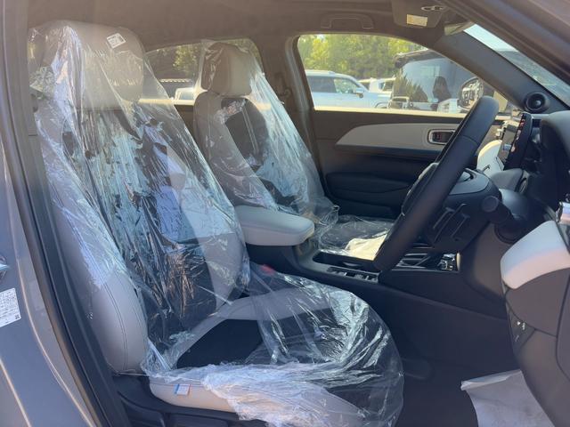 ヴェゼル e:HEV Z・PLaYパッケージ 登録済未使用車 メーカー装着メモリーナビ ハーフレザーシート ホンダセンシング マルチビューカメラ プレミアムオーディオ パノラマルーフ ハンズフリーパワーバックドア 純正18インチAW(13枚目)