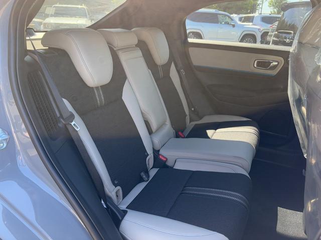 ヴェゼル e:HEV Z・PLaYパッケージ 登録済未使用車 メーカー装着メモリーナビ ハーフレザーシート ホンダセンシング マルチビューカメラ プレミアムオーディオ パノラマルーフ ハンズフリーパワーバックドア 純正18インチAW(14枚目)