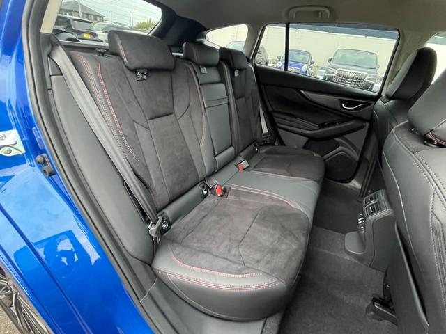 レヴォーグ ＳＴＩスポーツＲ　ＥＸブラックインテリアセレクション　寒冷地仕様　メーカー装着１１．６型メモリーナビ　革巻ステアリング　ハーフレザーシート　アイサイト　全方位モニター　ＢＳＭ　デジタルインナーミラー　ハーマンカードンサウンド　ハンズフリーパワーバックドア（25枚目）