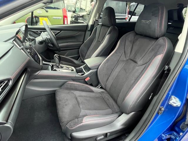 レヴォーグ ＳＴＩスポーツＲ　ＥＸブラックインテリアセレクション　寒冷地仕様　メーカー装着１１．６型メモリーナビ　革巻ステアリング　ハーフレザーシート　アイサイト　全方位モニター　ＢＳＭ　デジタルインナーミラー　ハーマンカードンサウンド　ハンズフリーパワーバックドア（30枚目）