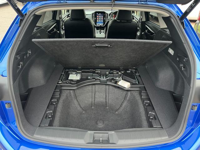 レヴォーグ ＳＴＩスポーツＲ　ＥＸブラックインテリアセレクション　寒冷地仕様　メーカー装着１１．６型メモリーナビ　革巻ステアリング　ハーフレザーシート　アイサイト　全方位モニター　ＢＳＭ　デジタルインナーミラー　ハーマンカードンサウンド　ハンズフリーパワーバックドア（38枚目）