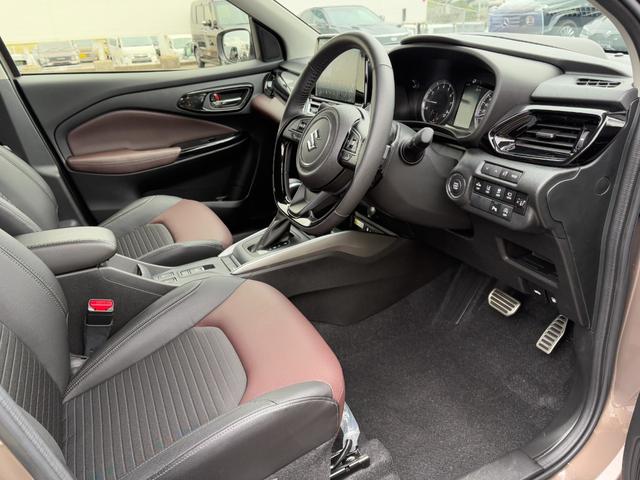 フロンクス ベースグレード メーカー装着9型メモリーナビ ハーフレザーシート スズキセーフティサポート 全方囲モニター BSM オートブレーキホールド HUD ワイヤレス充電器 フルLEDヘッドライト 純正16インチAW(19枚目)