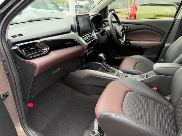 フロンクス ベースグレード メーカー装着9型メモリーナビ ハーフレザーシート スズキセーフティサポート 全方囲モニター BSM オートブレーキホールド HUD ワイヤレス充電器 フルLEDヘッドライト 純正16インチAW(23枚目)