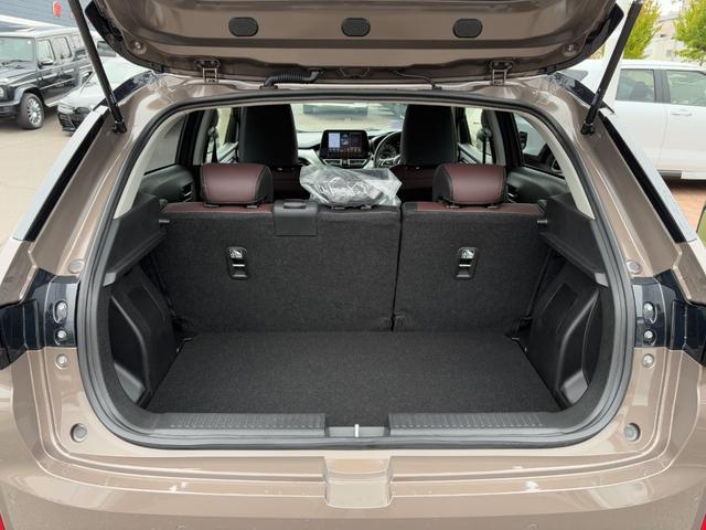 フロンクス ベースグレード メーカー装着9型メモリーナビ ハーフレザーシート スズキセーフティサポート 全方囲モニター BSM オートブレーキホールド HUD ワイヤレス充電器 フルLEDヘッドライト 純正16インチAW(32枚目)