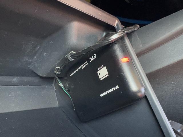 ジムニー ランドベンチャー パナソニックSDナビ フルセグTV バックモニター 革巻きステアリング ハーフレザーシート 運転席シートヒーター ETC車載器 サイドステップ LEDウィンカーミラー 純正16インチAW スペアタイヤ(13枚目)