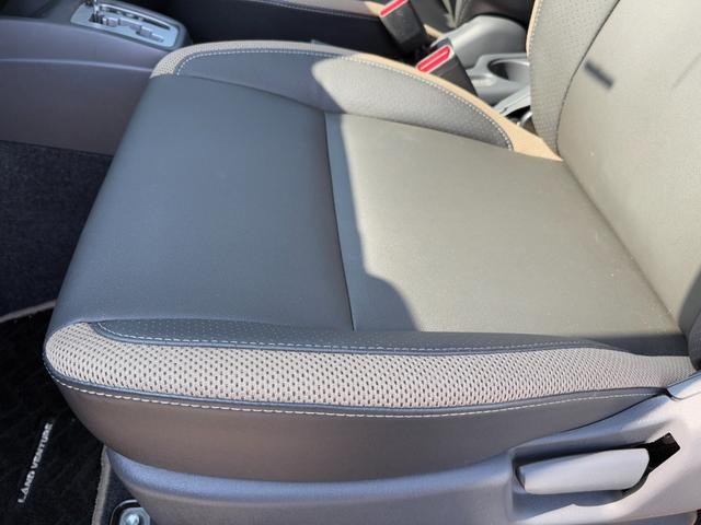 ジムニー ランドベンチャー パナソニックSDナビ フルセグTV バックモニター 革巻きステアリング ハーフレザーシート 運転席シートヒーター ETC車載器 サイドステップ LEDウィンカーミラー 純正16インチAW スペアタイヤ(21枚目)