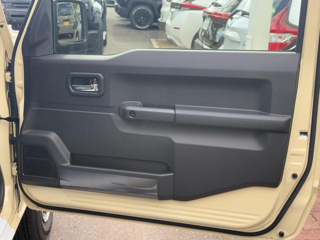 ジムニー XC 届出済未使用車 オーディオレス 革巻きステアリング 前席シートヒーター スズキセーフティサポート オートライト クルーズコントロール 純正LEDヘッドライト 純正フォグランプ 純正16インチAW(14枚目)