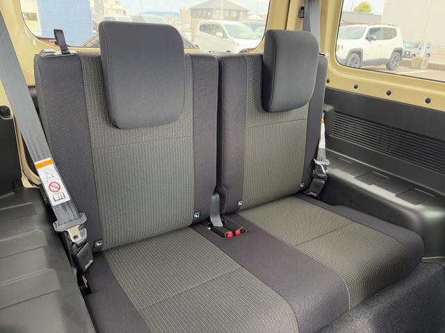 ジムニー XC 届出済未使用車 オーディオレス 革巻きステアリング 前席シートヒーター スズキセーフティサポート オートライト クルーズコントロール 純正LEDヘッドライト 純正フォグランプ 純正16インチAW(22枚目)